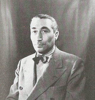 Schwarz-Weiß-Porträt eines Mannes mit Anzug, Hemd und Fliege, ca. 1930er oder 1940er Jahre