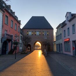 Aachener Tor im Sonnenuntergang
